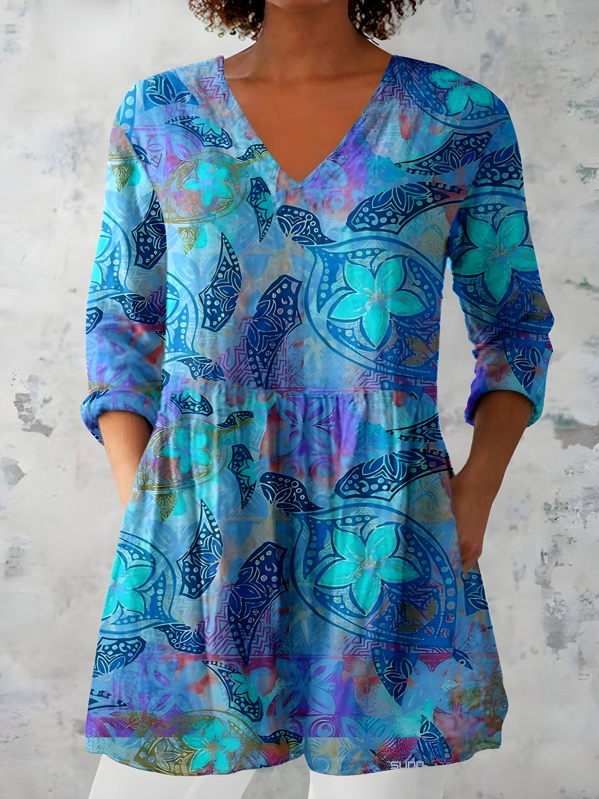 Marina | Blusa Lunga Blu con Fantasia Tropicale Batik